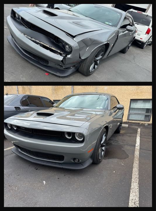 Dodge Challenger grey, front